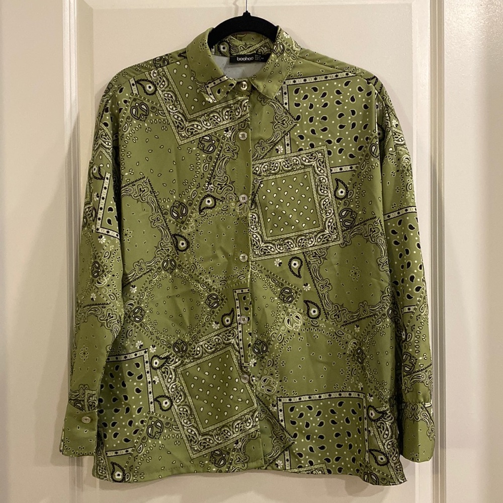 Boohoo Bandana Print Button-down - Green, black and white - Picture 2 of 4